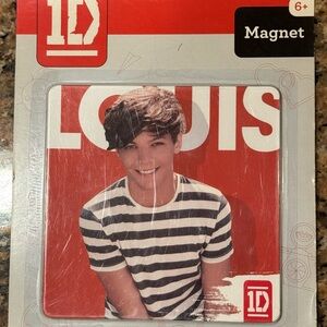 One Direction 1D Louis Magnet with Red Background